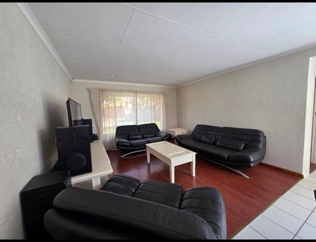 4 BEDROOM HOUSE FOR SALE IN EIKE PARK